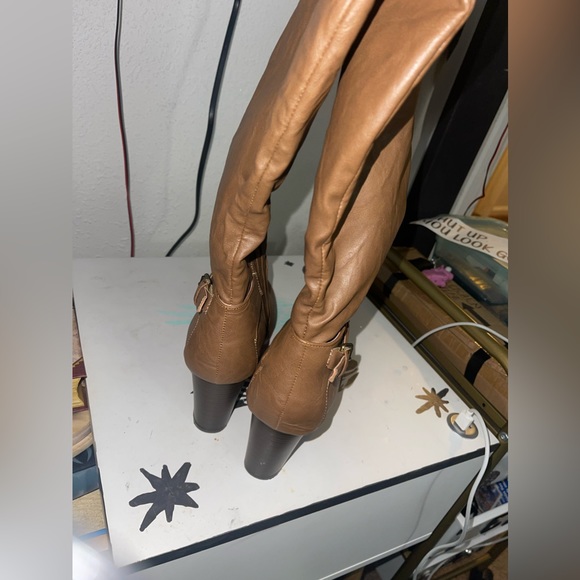 Light Brown Leather Heeled Boots - Picture 3 of 3